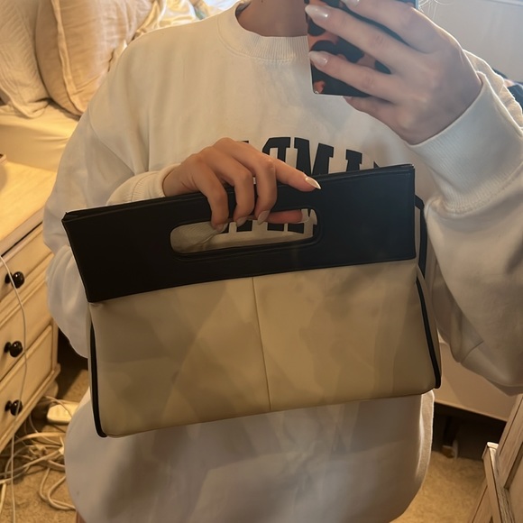 Structured Clutch - Picture 4 of 4